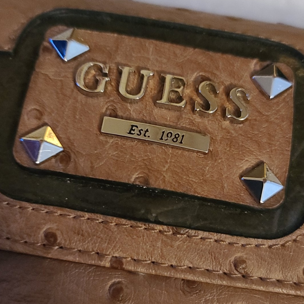 Guess Wallet - Picture 3 of 9